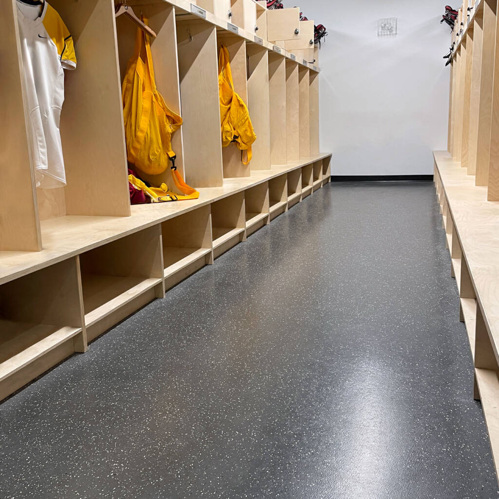 School dressing room with resistant rubber floors